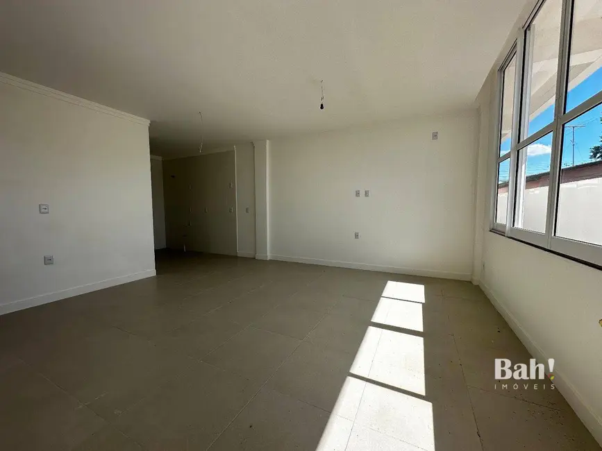Foto 1 de Apartamento com 2 quartos à venda, 77m2 em Niterói, Canoas - RS