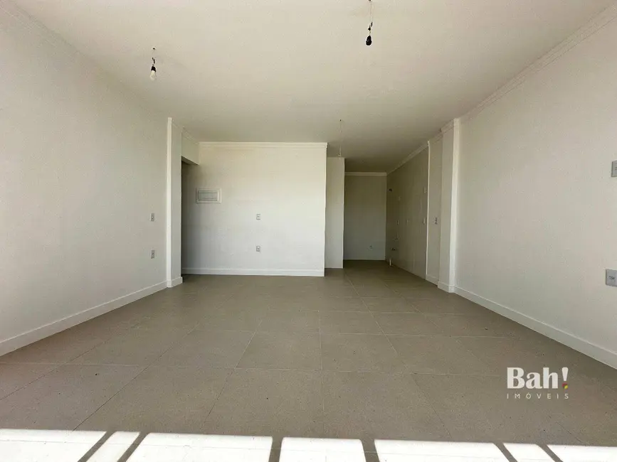 Foto 2 de Apartamento com 2 quartos à venda, 77m2 em Niterói, Canoas - RS