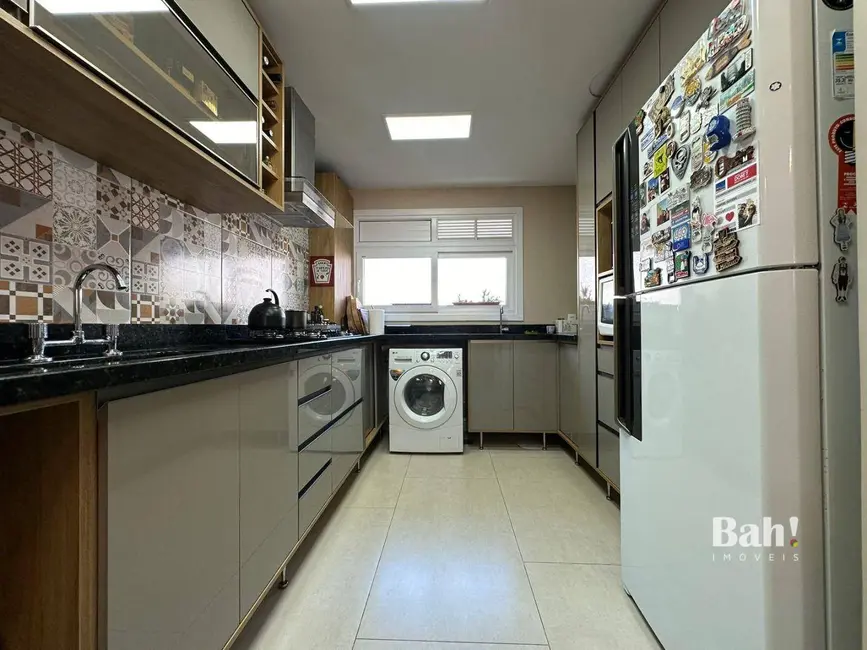 Sobrado com 3 quartos à venda, 135m2 em Centro, Canoas - RS - imagem 3 Foto 3 de Sobrado com 3 quartos à venda, 135m2 em Centro, Canoas - RS