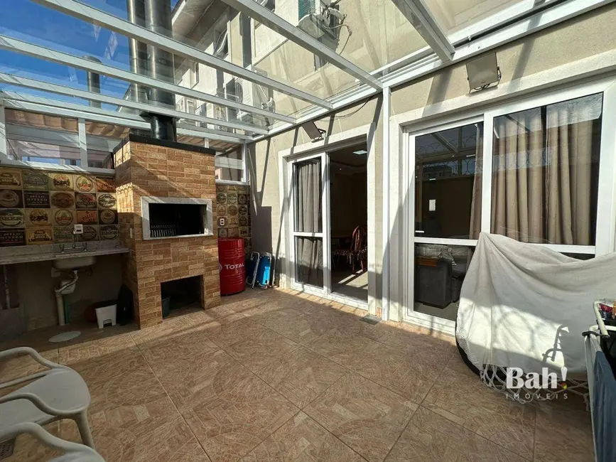 Sobrado com 3 quartos à venda, 135m2 em Centro, Canoas - RS - imagem 8 Foto 8 de Sobrado com 3 quartos à venda, 135m2 em Centro, Canoas - RS