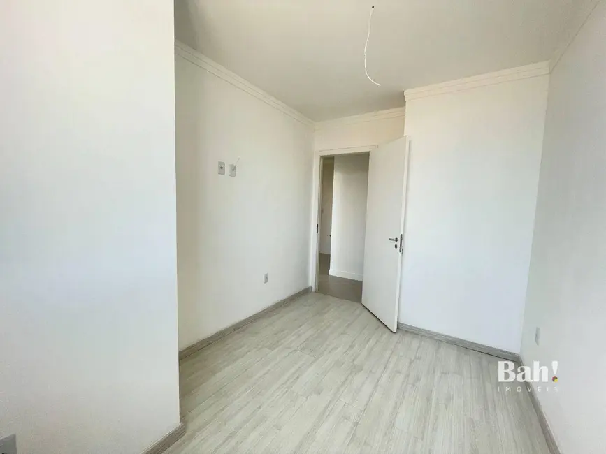 Foto 2 de Apartamento com 2 quartos à venda, 54m2 em Niterói, Canoas - RS