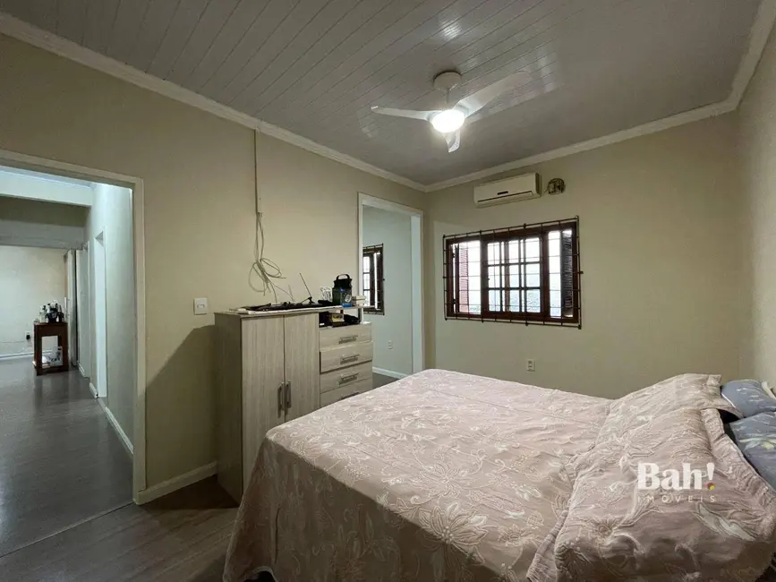 Casa com 4 quartos à venda, 429m2 em Fátima, Canoas - RS - imagem 5 Foto 5 de Casa com 4 quartos à venda, 429m2 em Fátima, Canoas - RS