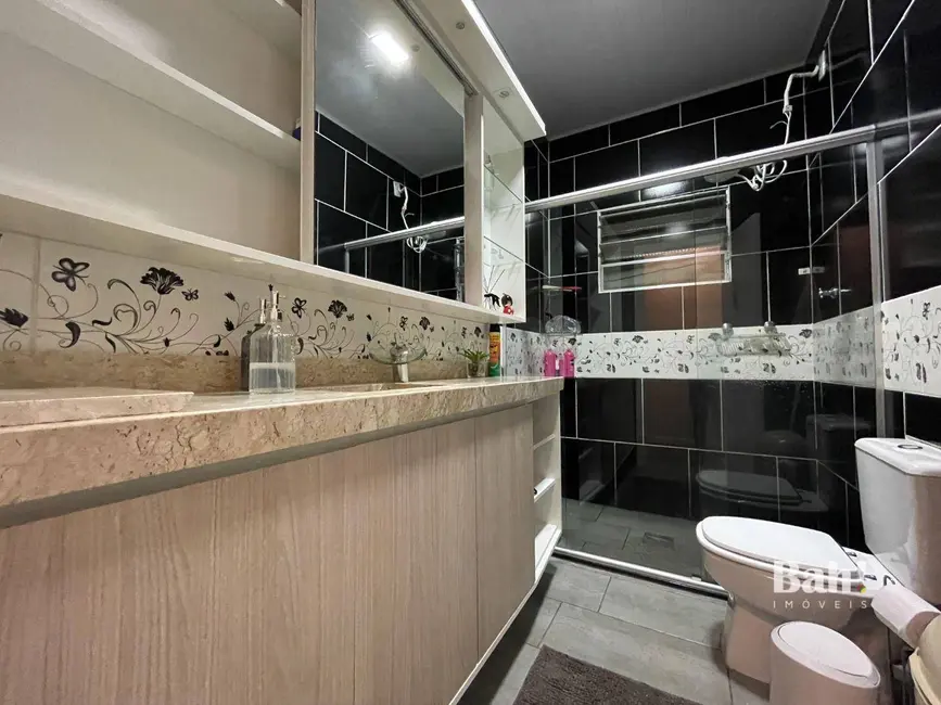 Casa com 4 quartos à venda, 429m2 em Fátima, Canoas - RS - imagem 8 Foto 8 de Casa com 4 quartos à venda, 429m2 em Fátima, Canoas - RS