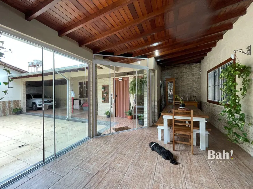 Foto 2 de Casa com 4 quartos à venda, 429m2 em Fátima, Canoas - RS