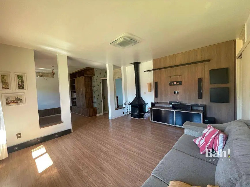 Casa com 3 quartos à venda, 384m2 em Guarani, Novo Hamburgo - RS - imagem 4 Foto 4 de Casa com 3 quartos à venda, 384m2 em Guarani, Novo Hamburgo - RS