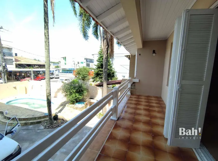Foto 2 de Sobrado com 2 quartos à venda, 300m2 em Nossa Senhora das Graças, Canoas - RS