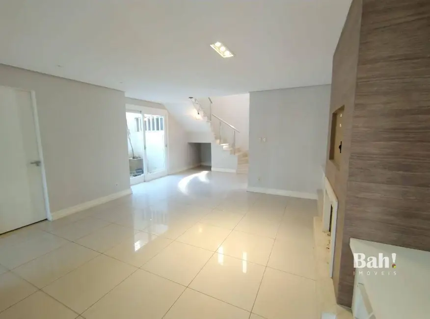 Sobrado com 2 quartos à venda, 300m2 em Nossa Senhora das Graças, Canoas - RS - imagem 8 Foto 8 de Sobrado com 2 quartos à venda, 300m2 em Nossa Senhora das Graças, Canoas - RS