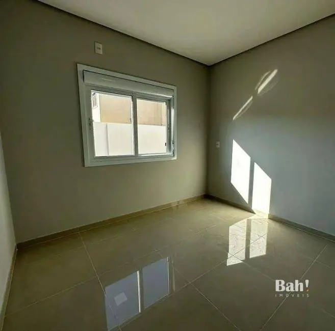 Casa com 3 quartos à venda, 162m2 em Vargas, Sapucaia Do Sul - RS - imagem 5 Foto 5 de Casa com 3 quartos à venda, 162m2 em Vargas, Sapucaia Do Sul - RS