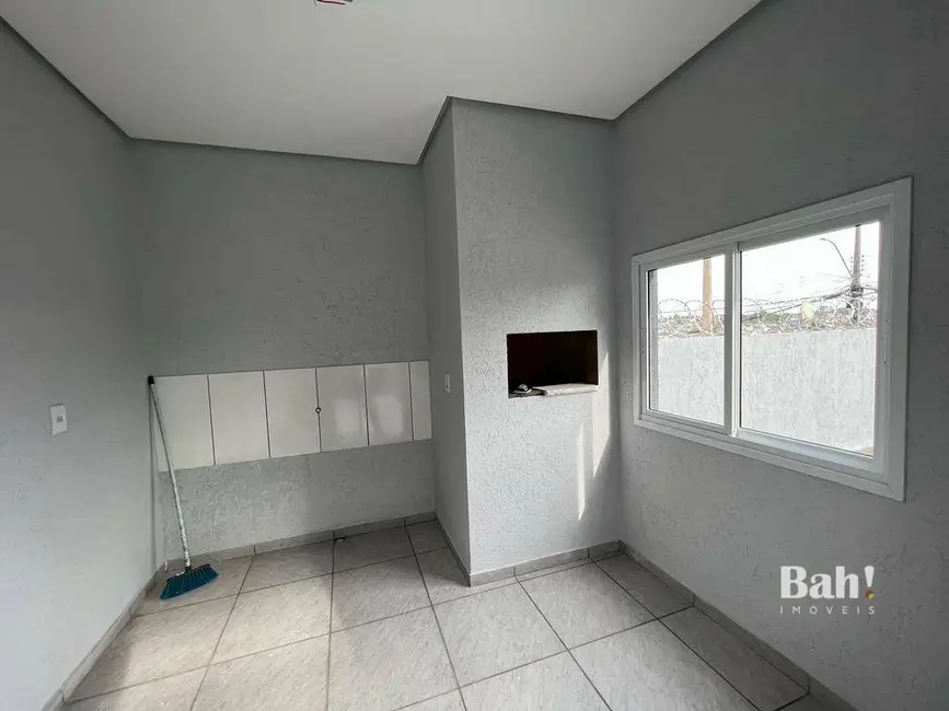 Casa com 3 quartos à venda, 202m2 em Vargas, Sapucaia Do Sul - RS - imagem 6 Foto 6 de Casa com 3 quartos à venda, 202m2 em Vargas, Sapucaia Do Sul - RS