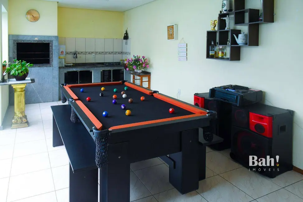 Sobrado com 3 quartos à venda e para alugar, 205m2 em Harmonia, Canoas - RS - imagem 7 Foto 7 de Sobrado com 3 quartos à venda e para alugar, 205m2 em Harmonia, Canoas - RS