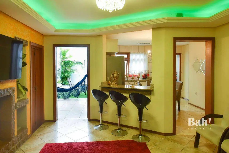 Sobrado com 3 quartos à venda e para alugar, 205m2 em Harmonia, Canoas - RS - imagem 5 Foto 5 de Sobrado com 3 quartos à venda e para alugar, 205m2 em Harmonia, Canoas - RS