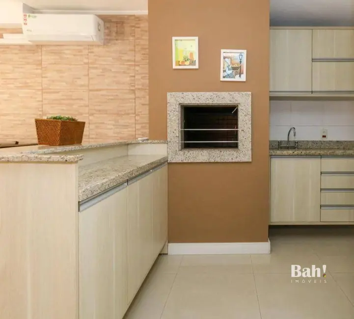 Sobrado com 3 quartos à venda, 200m2 em Canoas - RS - imagem 3 Foto 3 de Sobrado com 3 quartos à venda, 200m2 em Canoas - RS