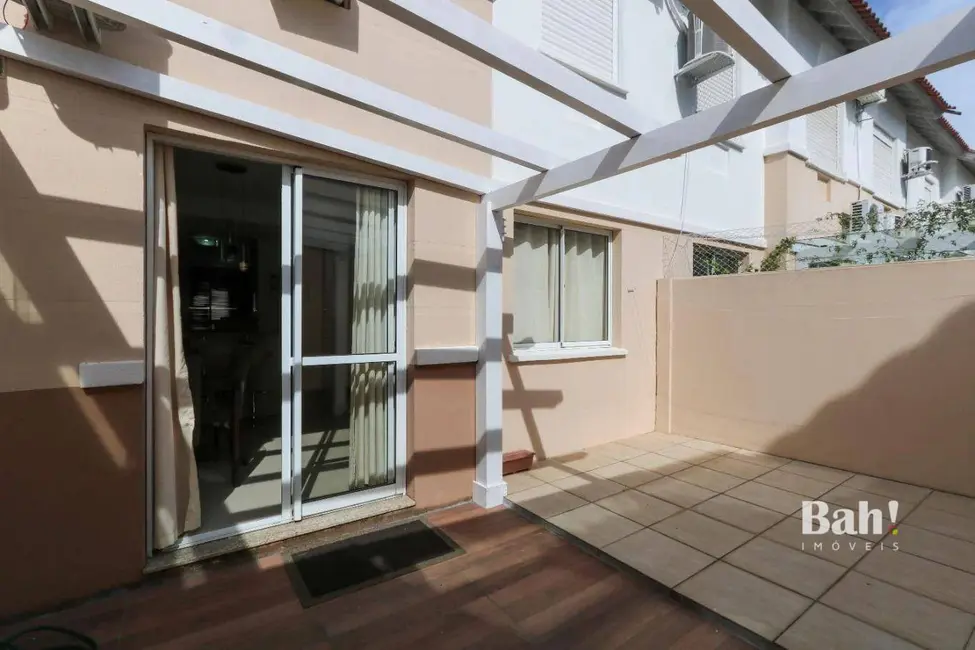 Sobrado com 3 quartos à venda, 200m2 em Canoas - RS - imagem 6 Foto 6 de Sobrado com 3 quartos à venda, 200m2 em Canoas - RS