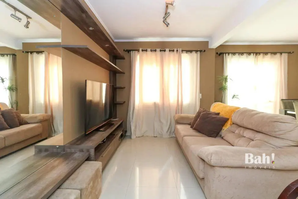 Foto 2 de Sobrado com 3 quartos à venda, 200m2 em Canoas - RS