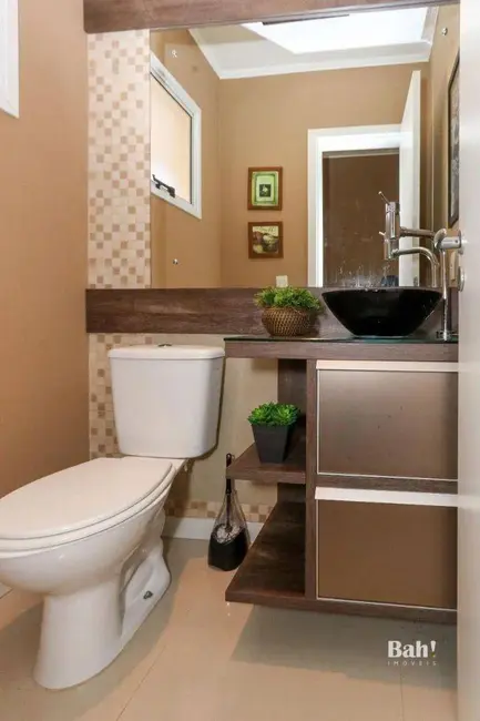 Sobrado com 3 quartos à venda, 200m2 em Canoas - RS - imagem 7 Foto 7 de Sobrado com 3 quartos à venda, 200m2 em Canoas - RS