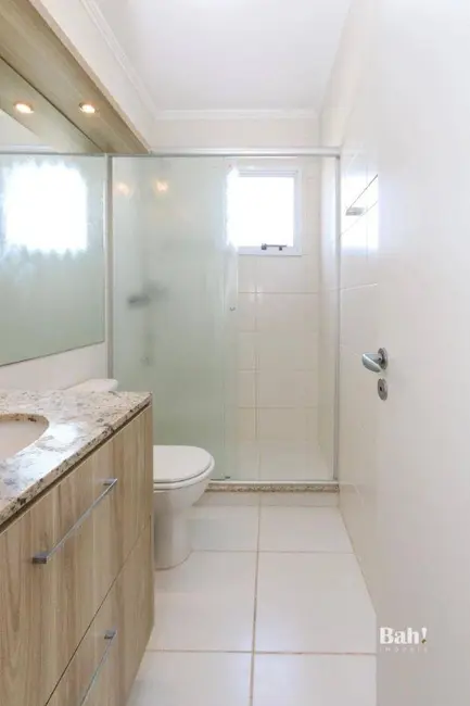 Sobrado com 3 quartos à venda, 200m2 em Canoas - RS - imagem 9 Foto 9 de Sobrado com 3 quartos à venda, 200m2 em Canoas - RS