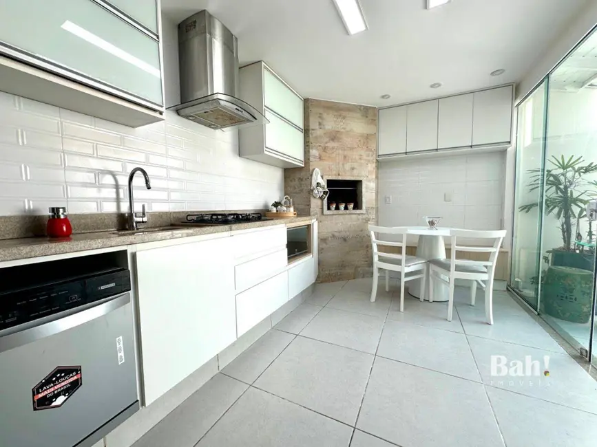 Sobrado com 3 quartos à venda, 81m2 em Fátima, Canoas - RS - imagem 6 Foto 6 de Sobrado com 3 quartos à venda, 81m2 em Fátima, Canoas - RS