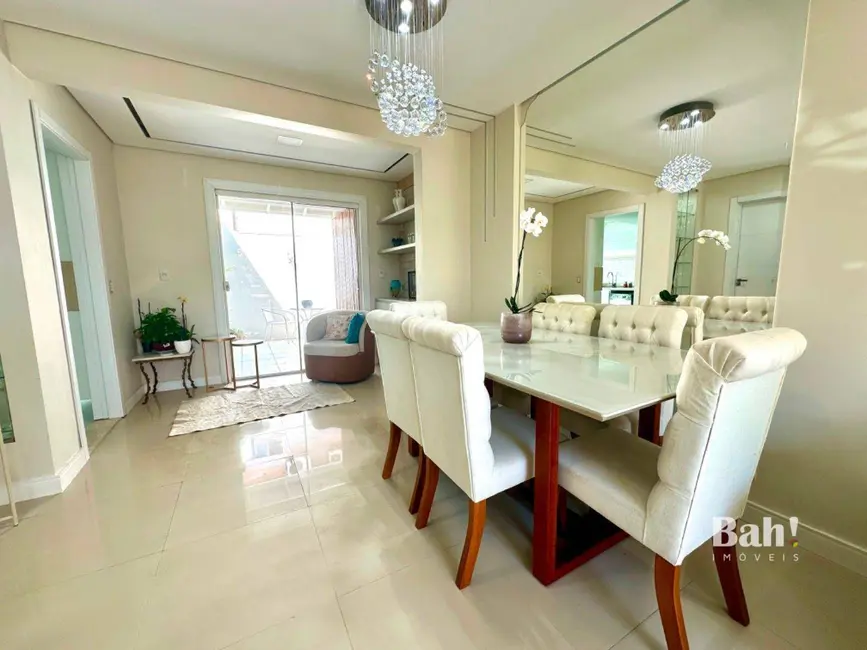 Sobrado com 3 quartos à venda, 81m2 em Fátima, Canoas - RS - imagem 3 Foto 3 de Sobrado com 3 quartos à venda, 81m2 em Fátima, Canoas - RS