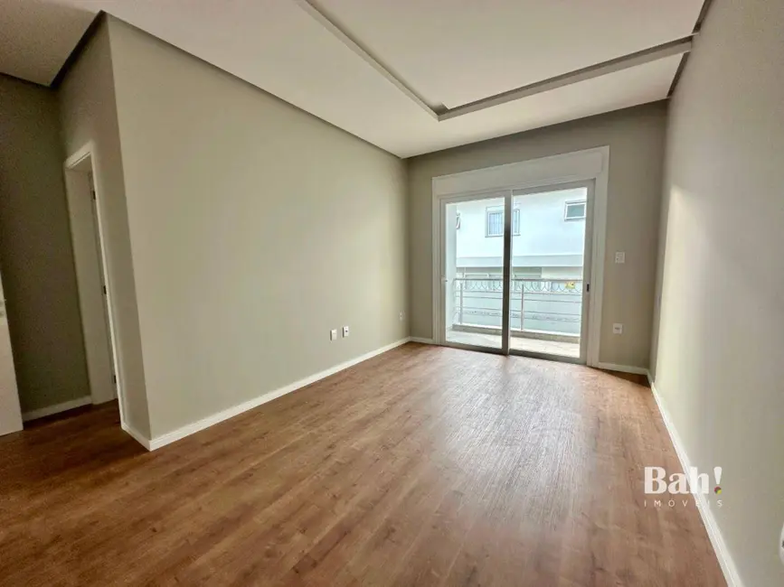 Sobrado com 3 quartos à venda, 230m2 em Igara, Canoas - RS - imagem 8 Foto 8 de Sobrado com 3 quartos à venda, 230m2 em Igara, Canoas - RS
