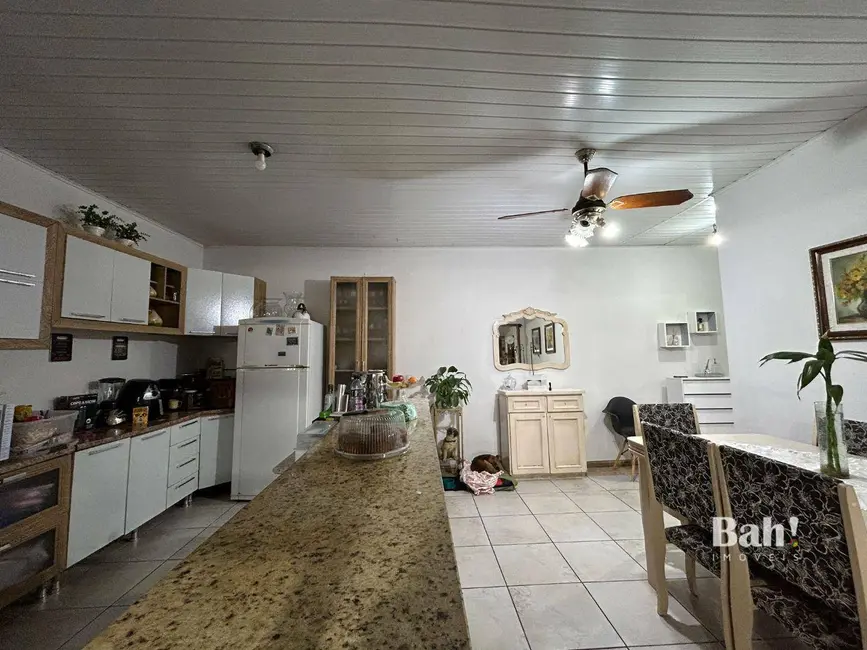 Casa com 2 quartos à venda, 200m2 em Estância Velha, Canoas - RS - imagem 4 Foto 4 de Casa com 2 quartos à venda, 200m2 em Estância Velha, Canoas - RS