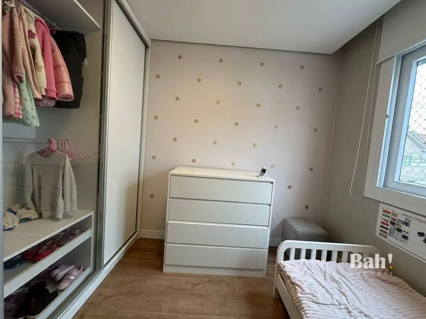 Sobrado com 3 quartos à venda, 200m2 em Canoas - RS - imagem 7 Foto 7 de Sobrado com 3 quartos à venda, 200m2 em Canoas - RS