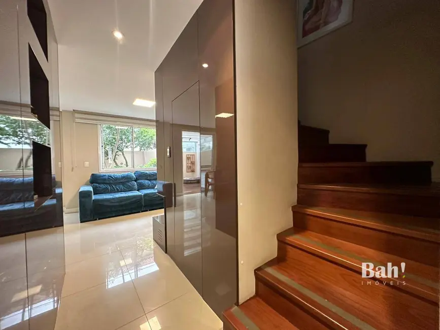 Sobrado com 3 quartos à venda, 200m2 em Canoas - RS - imagem 6 Foto 6 de Sobrado com 3 quartos à venda, 200m2 em Canoas - RS