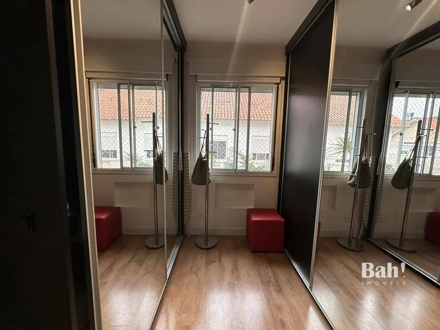 Sobrado com 3 quartos à venda, 200m2 em Canoas - RS - imagem 9 Foto 9 de Sobrado com 3 quartos à venda, 200m2 em Canoas - RS