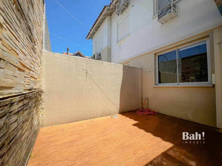 Sobrado com 3 quartos à venda, 200m2 em Canoas - RS - imagem 7 Foto 7 de Sobrado com 3 quartos à venda, 200m2 em Canoas - RS