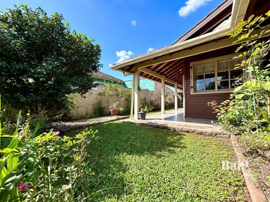Foto 1 de Casa com 3 quartos à venda, 600m2 em Santo Inácio, Esteio - RS