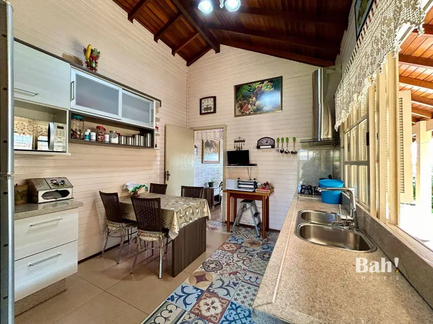 Foto 5 de Casa com 3 quartos à venda, 600m2 em Santo Inácio, Esteio - RS