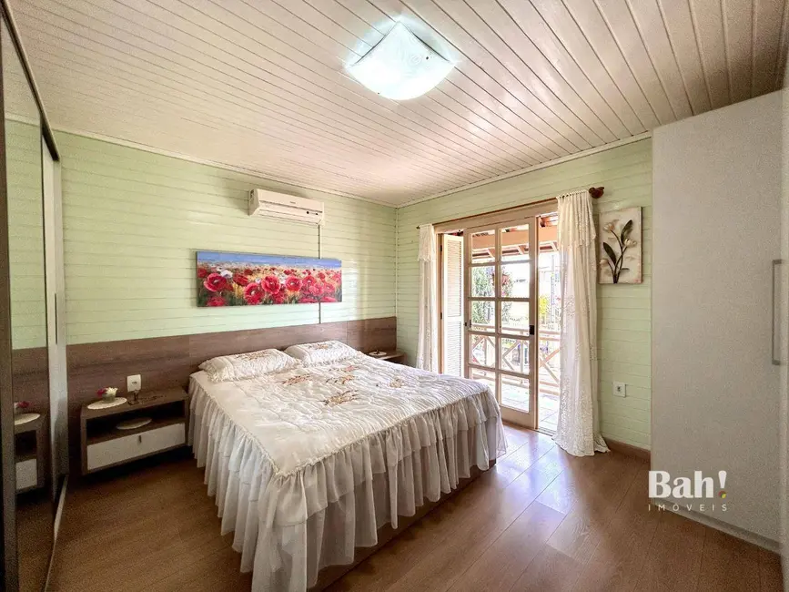 Foto 8 de Casa com 3 quartos à venda, 600m2 em Santo Inácio, Esteio - RS