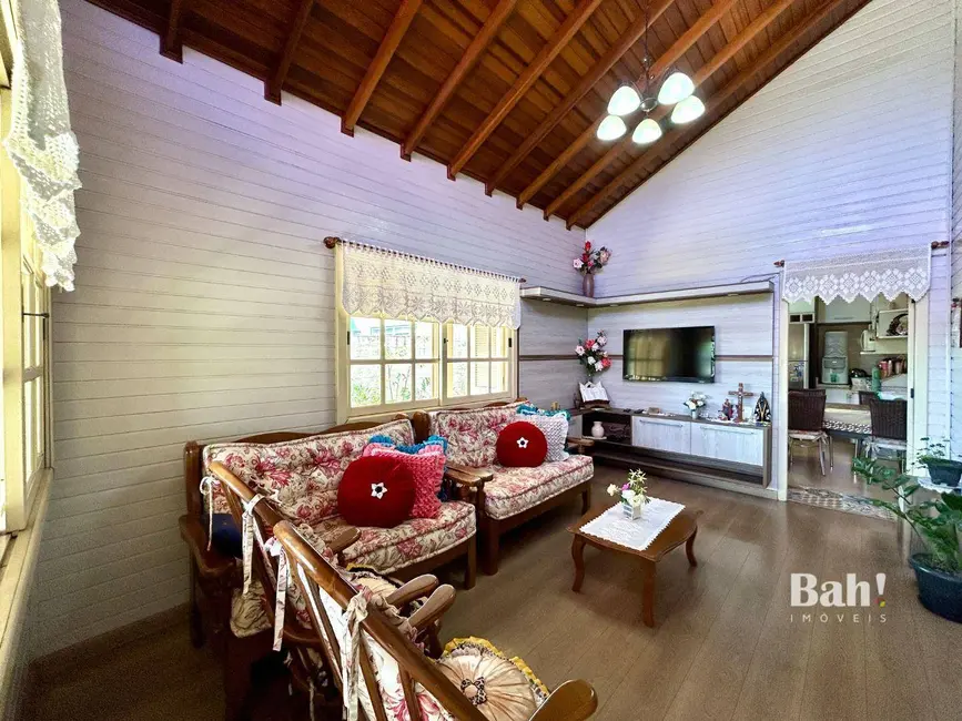 Foto 4 de Casa com 3 quartos à venda, 600m2 em Santo Inácio, Esteio - RS