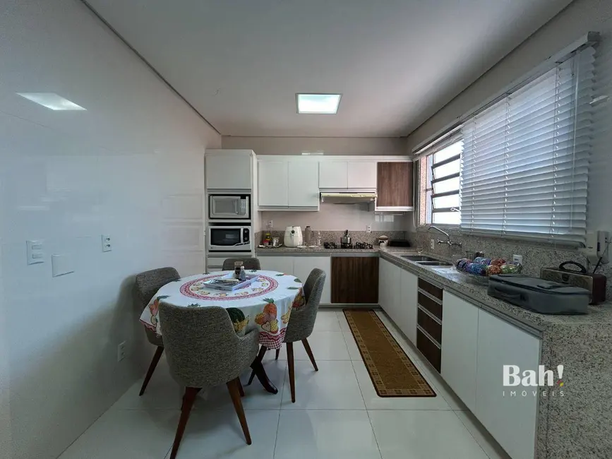Cobertura com 3 quartos à venda, 348m2 em Centro, Canoas - RS - imagem 4 Foto 4 de Cobertura com 3 quartos à venda, 348m2 em Centro, Canoas - RS