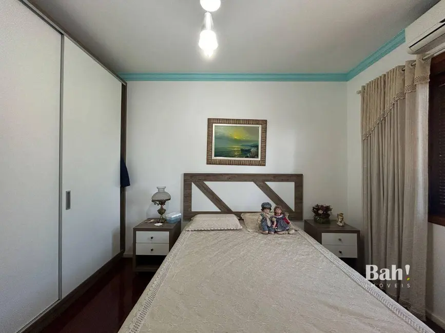 Cobertura com 3 quartos à venda, 348m2 em Centro, Canoas - RS - imagem 9 Foto 9 de Cobertura com 3 quartos à venda, 348m2 em Centro, Canoas - RS