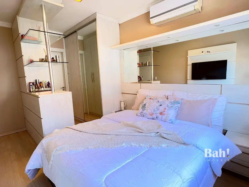 Sobrado com 3 quartos à venda, 200m2 em Estância Velha, Canoas - RS - imagem 9 Foto 9 de Sobrado com 3 quartos à venda, 200m2 em Estância Velha, Canoas - RS