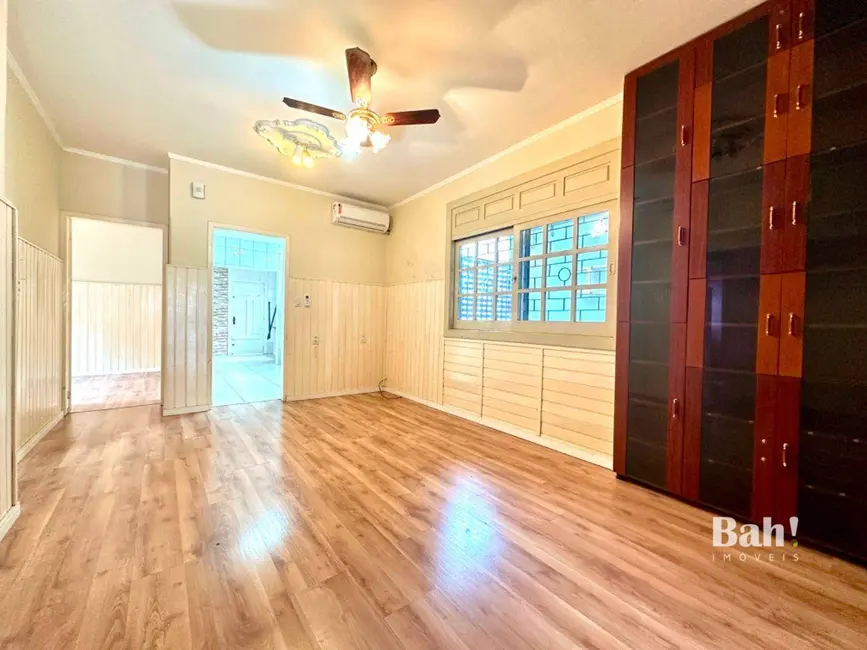 Casa com 3 quartos à venda, 340m2 em Centro, Canoas - RS - imagem 4 Foto 4 de Casa com 3 quartos à venda, 340m2 em Centro, Canoas - RS