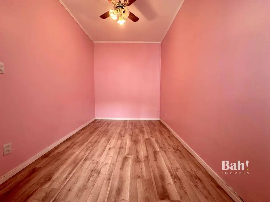 Casa com 3 quartos à venda, 340m2 em Centro, Canoas - RS - imagem 8 Foto 8 de Casa com 3 quartos à venda, 340m2 em Centro, Canoas - RS