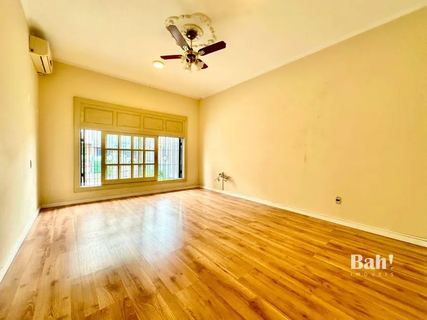 Casa com 3 quartos à venda, 340m2 em Centro, Canoas - RS - imagem 6 Foto 6 de Casa com 3 quartos à venda, 340m2 em Centro, Canoas - RS