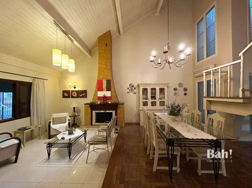 Foto 4 de Sobrado com 3 quartos à venda, 370m2 em Nossa Senhora das Graças, Canoas - RS