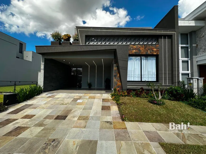 Foto 1 de Sobrado com 3 quartos à venda, 241m2 em Igara, Canoas - RS