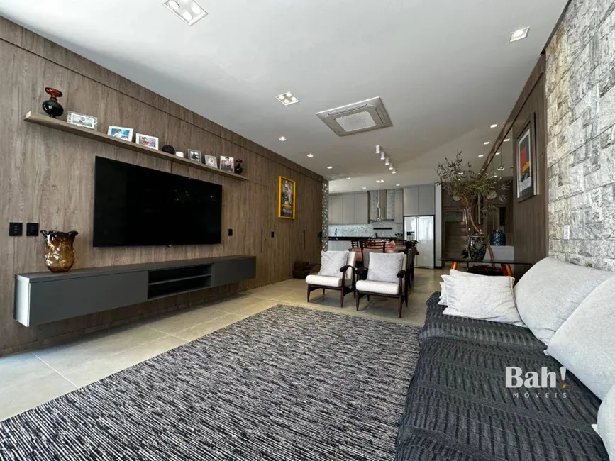 Foto 4 de Sobrado com 3 quartos à venda, 241m2 em Igara, Canoas - RS