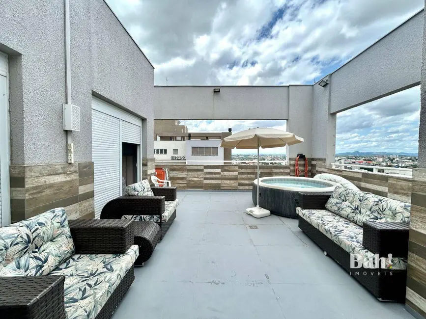 Cobertura com 3 quartos à venda, 328m2 em Centro, Canoas - RS - imagem 8 Foto 8 de Cobertura com 3 quartos à venda, 328m2 em Centro, Canoas - RS