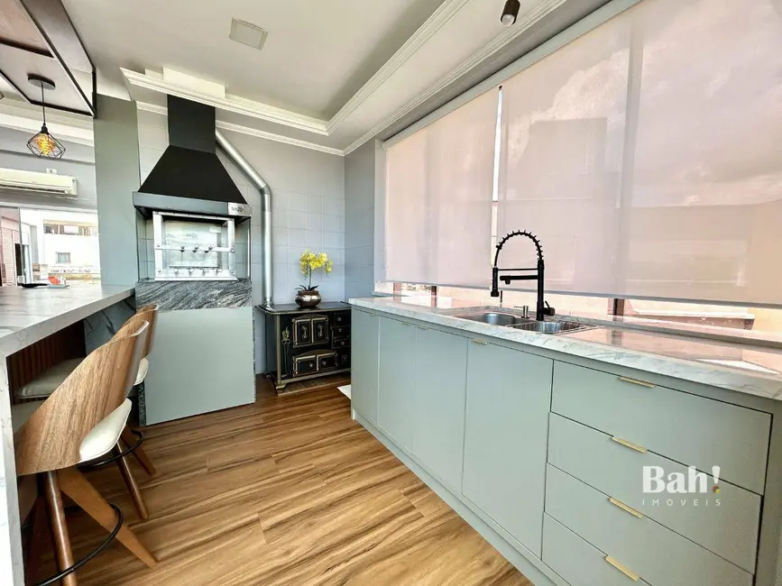 Cobertura com 3 quartos à venda, 328m2 em Centro, Canoas - RS - imagem 6 Foto 6 de Cobertura com 3 quartos à venda, 328m2 em Centro, Canoas - RS