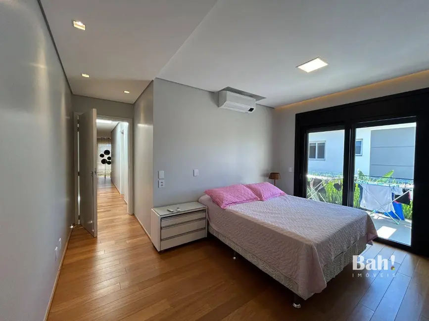 Foto 5 de Sobrado com 3 quartos à venda, 241m2 em Igara, Canoas - RS