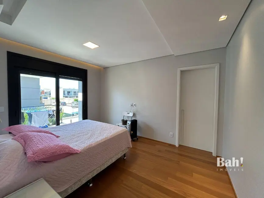 Foto 6 de Sobrado com 3 quartos à venda, 241m2 em Igara, Canoas - RS