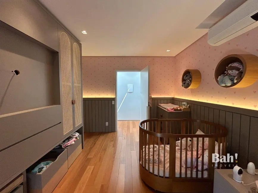 Foto 3 de Sobrado com 3 quartos à venda, 241m2 em Igara, Canoas - RS