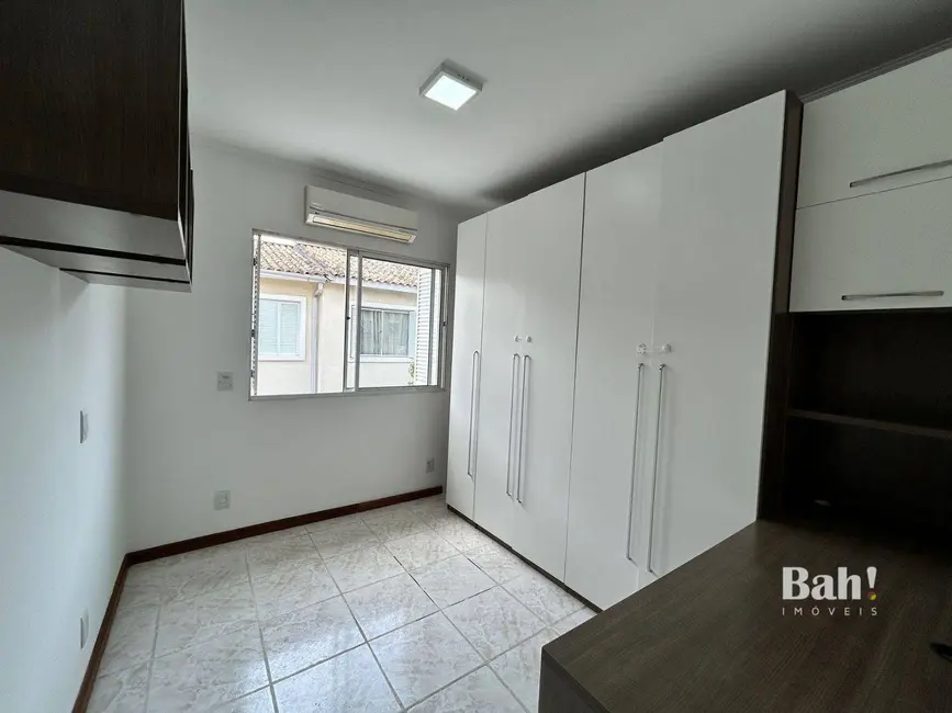 Sobrado com 3 quartos à venda, 103m2 em Marechal Rondon, Canoas - RS - imagem 7 Foto 7 de Sobrado com 3 quartos à venda, 103m2 em Marechal Rondon, Canoas - RS