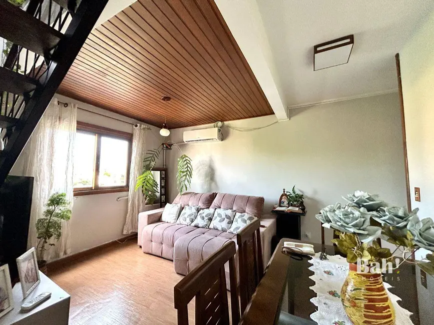 Foto 2 de Cobertura com 3 quartos à venda, 94m2 em Nossa Senhora das Graças, Canoas - RS