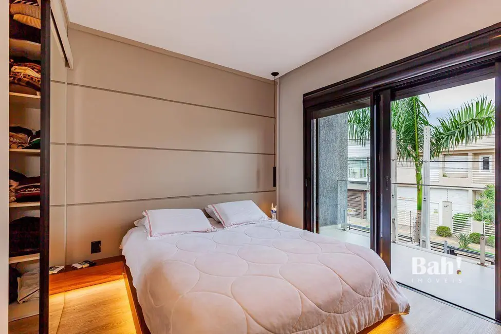 Foto 9 de Sobrado com 3 quartos à venda, 240m2 em Estância Velha, Canoas - RS