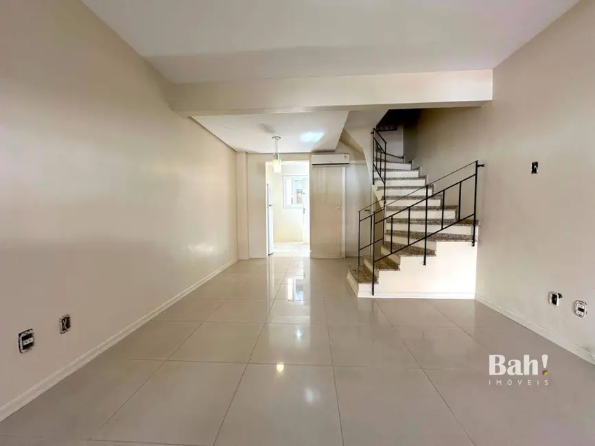 Foto 1 de Sobrado com 2 quartos à venda, 103m2 em Rio Branco, Canoas - RS